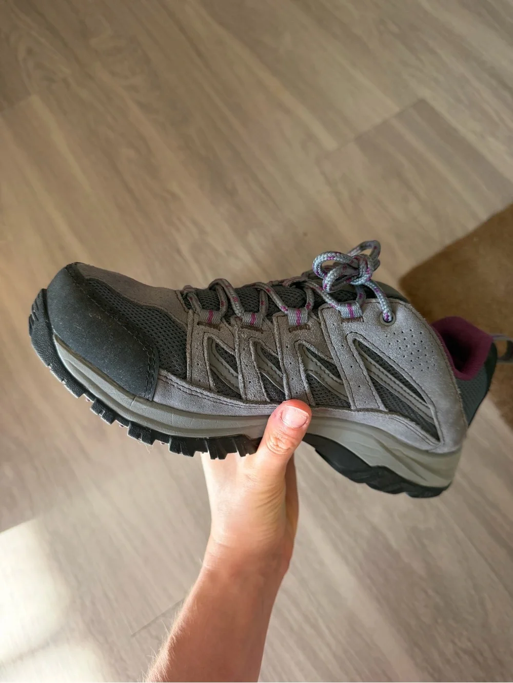 Columbia Hiking Shoes Women’s Size 9.5